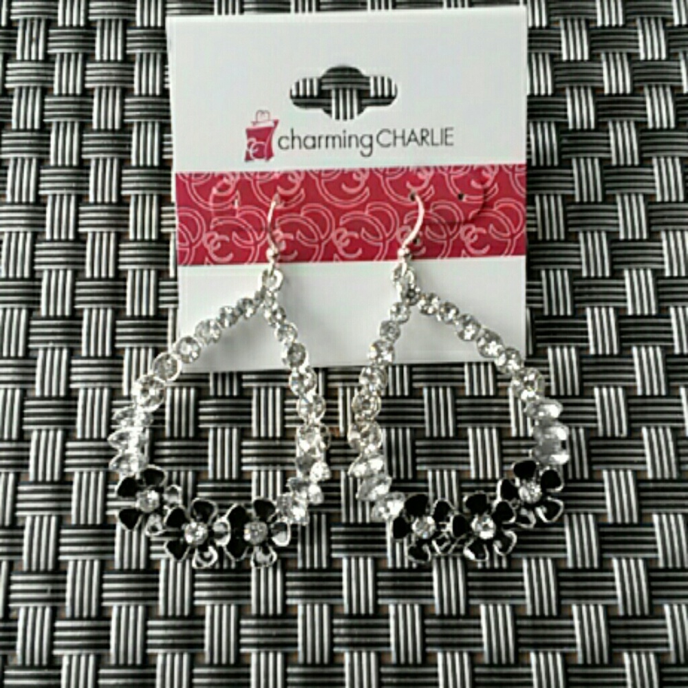 4/$10 Nwt Charming Charlie silver dangle earrings